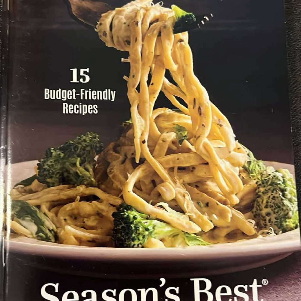 The Pampered Chef Season's Best Cookbook with Black and White Cover